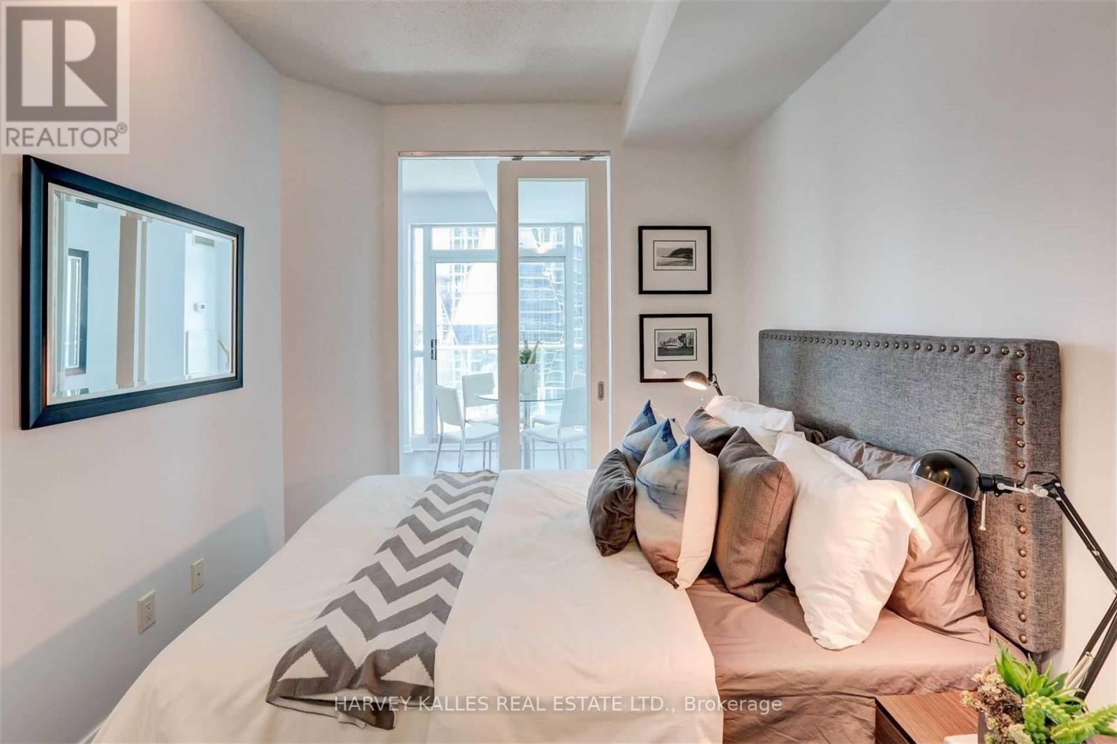 3312 - 18 YONGE STREET
