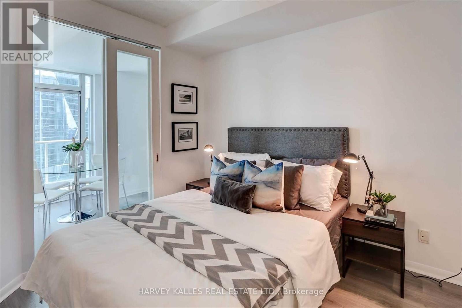 3312 - 18 YONGE STREET