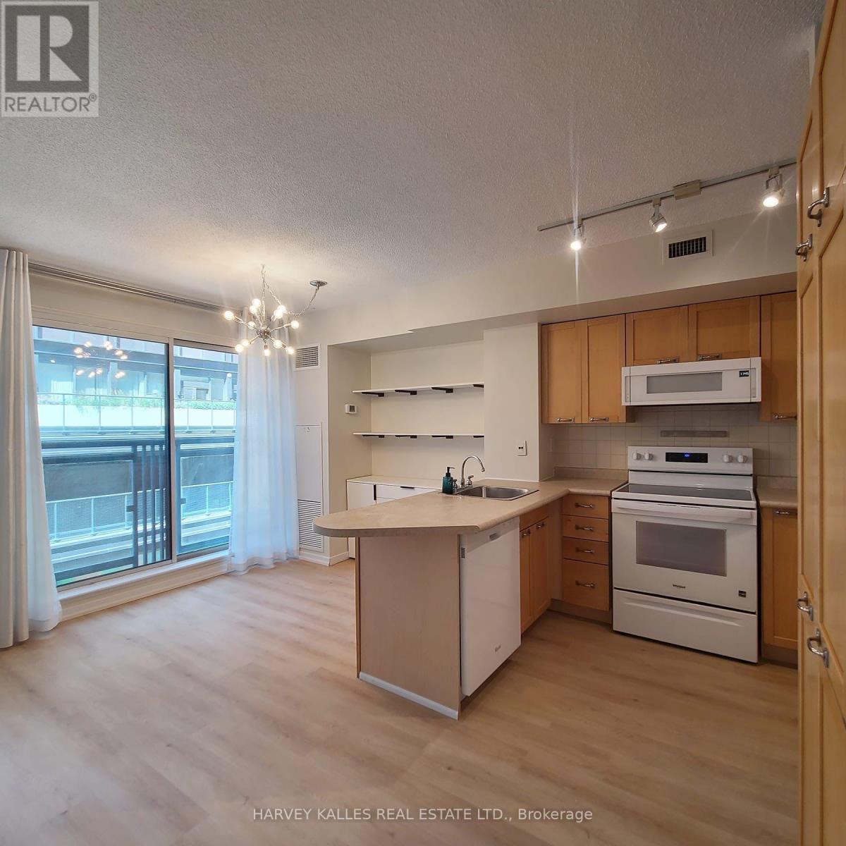 504 - 75 DALHOUSIE STREET