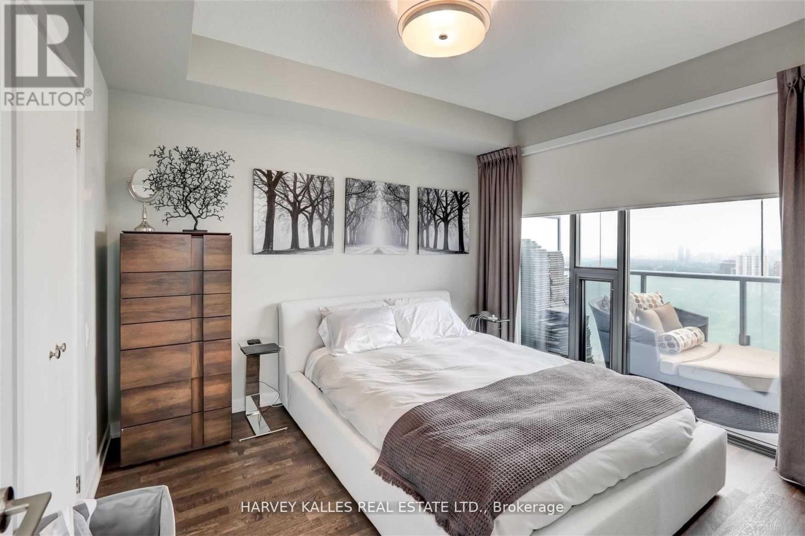 2502 - 1815 YONGE STREET