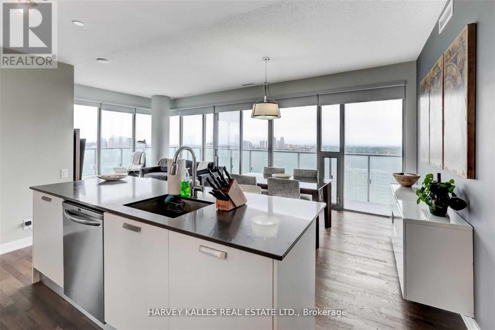 2502 - 1815 YONGE STREET
