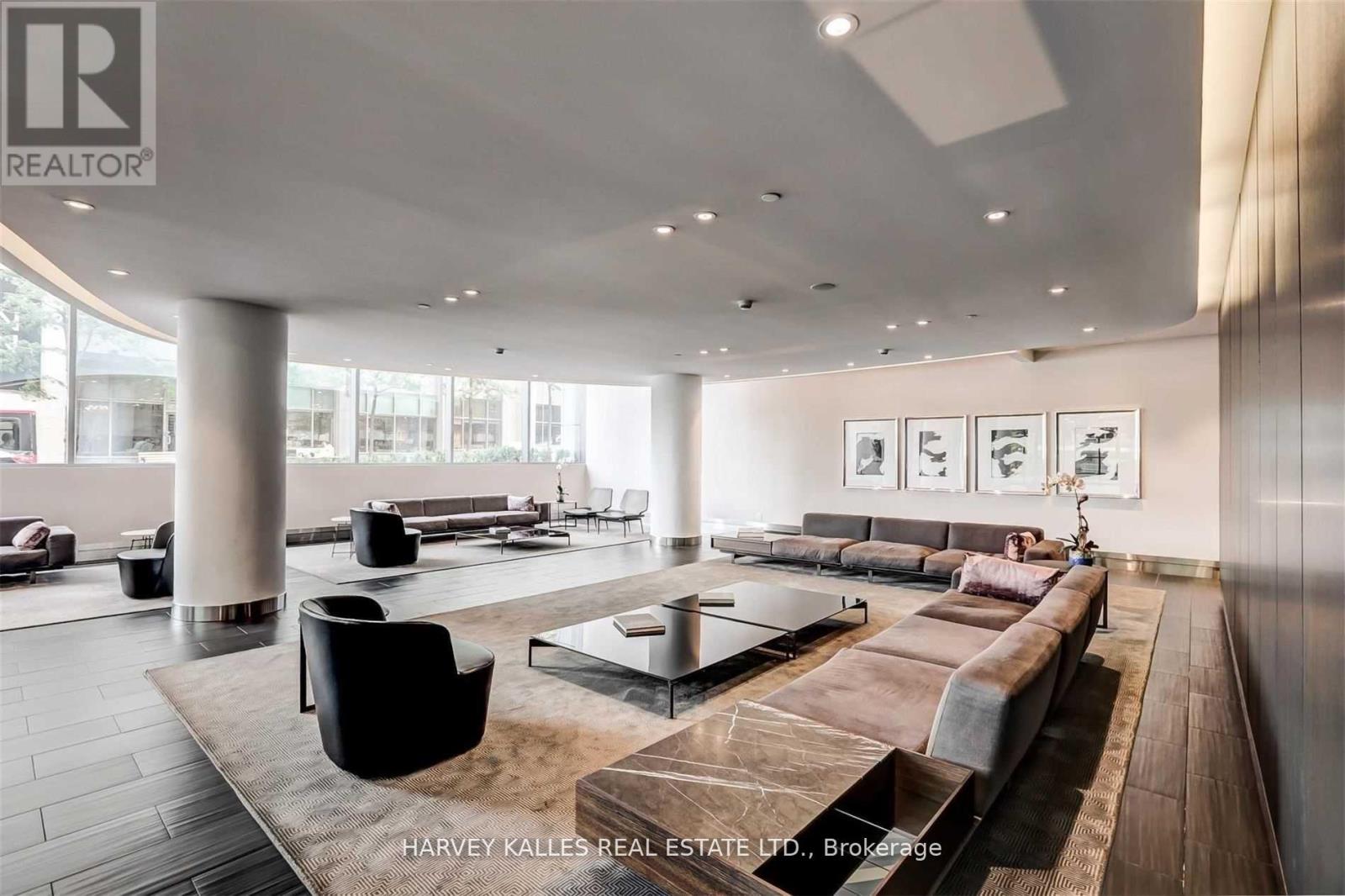 2502 - 1815 YONGE STREET