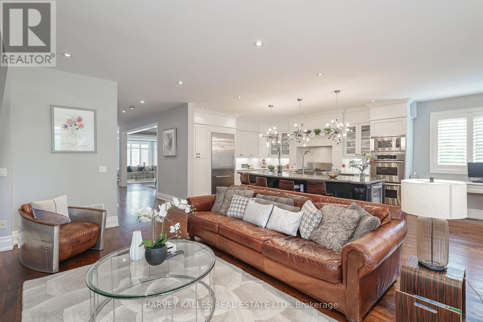 44 CHURCHILL AVENUE