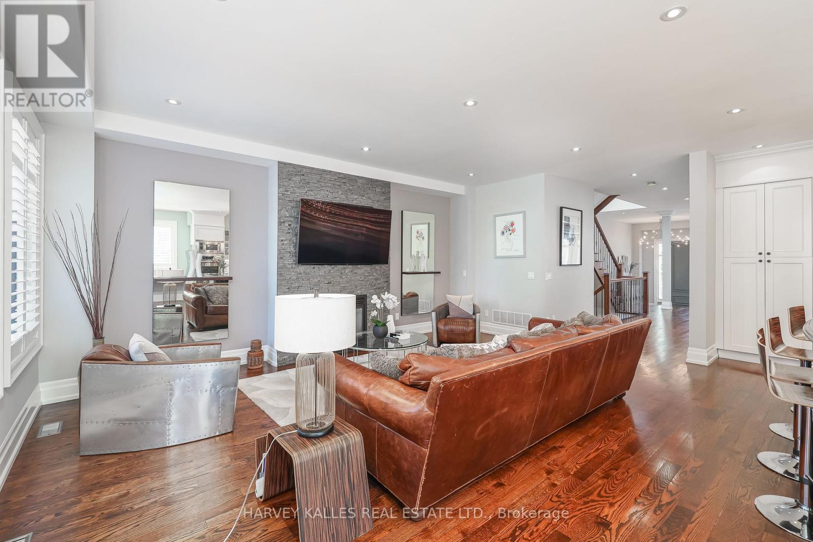 44 CHURCHILL AVENUE