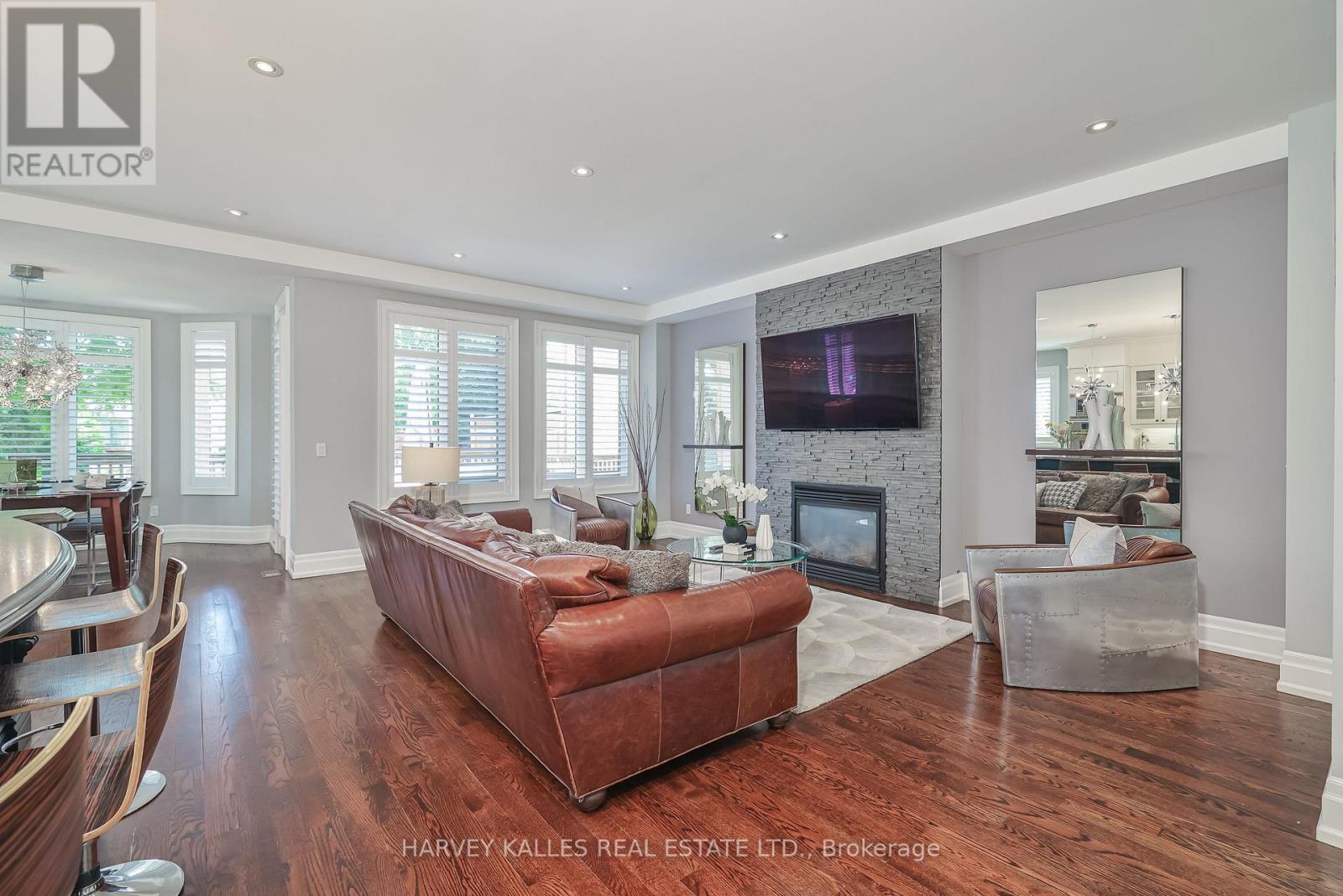 44 CHURCHILL AVENUE