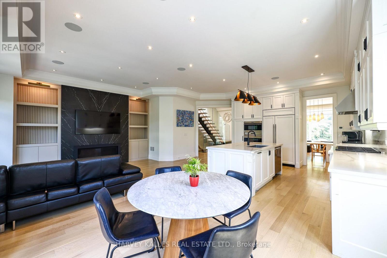 42 CARMICHAEL AVENUE
