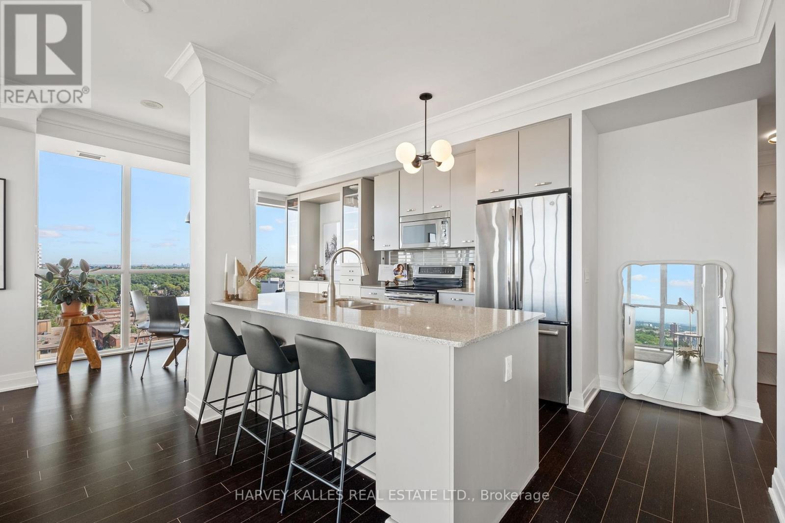 1602 - 530 ST CLAIR AVENUE W
