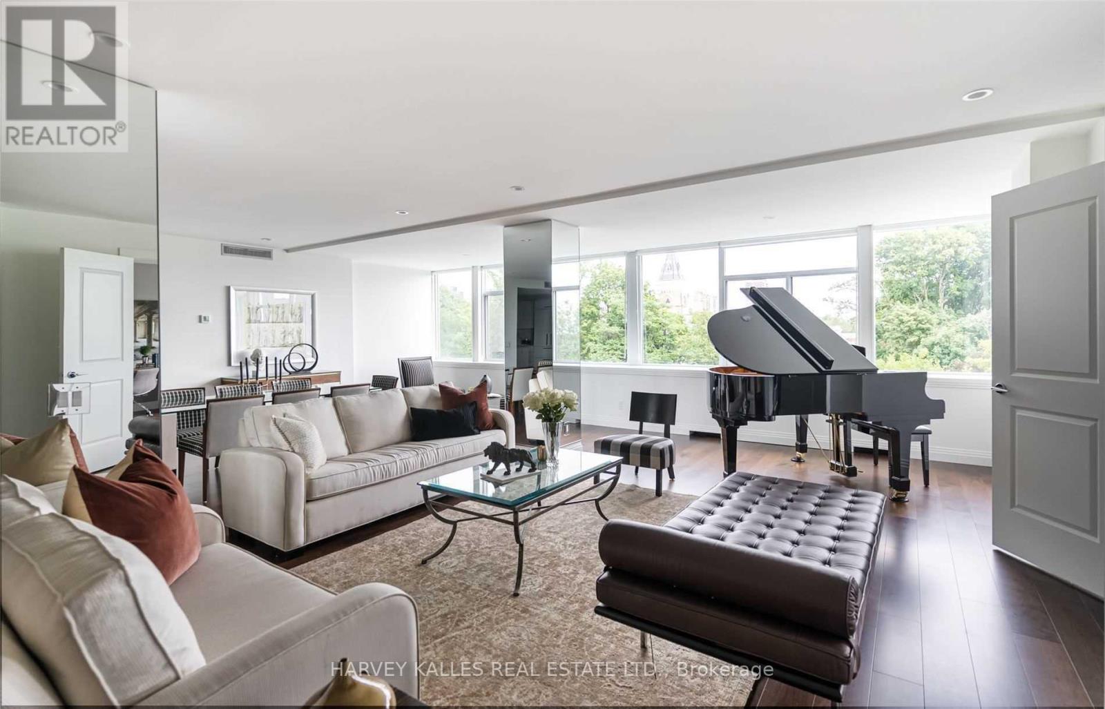 320 - 1 BENVENUTO PLACE