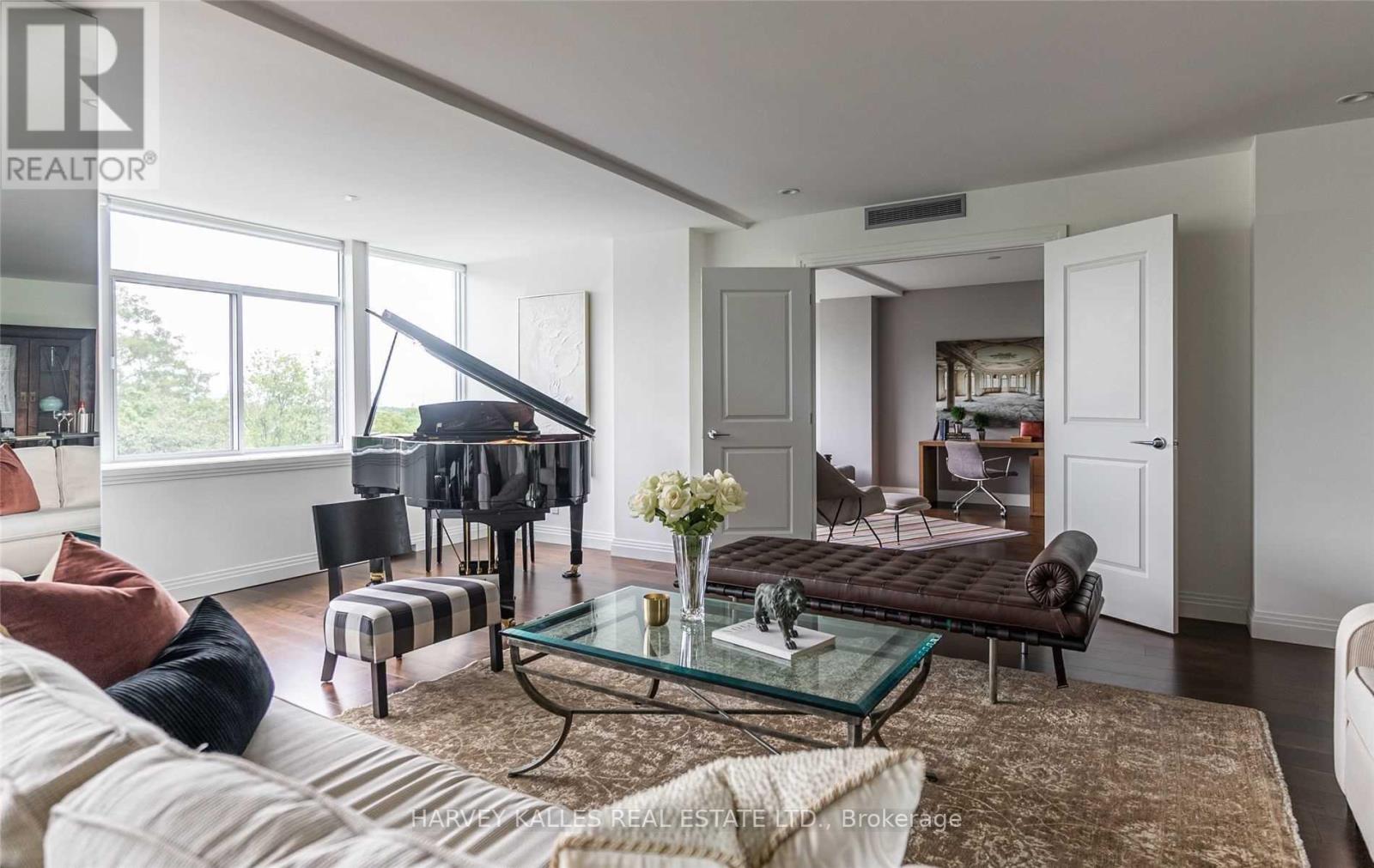 320 - 1 BENVENUTO PLACE