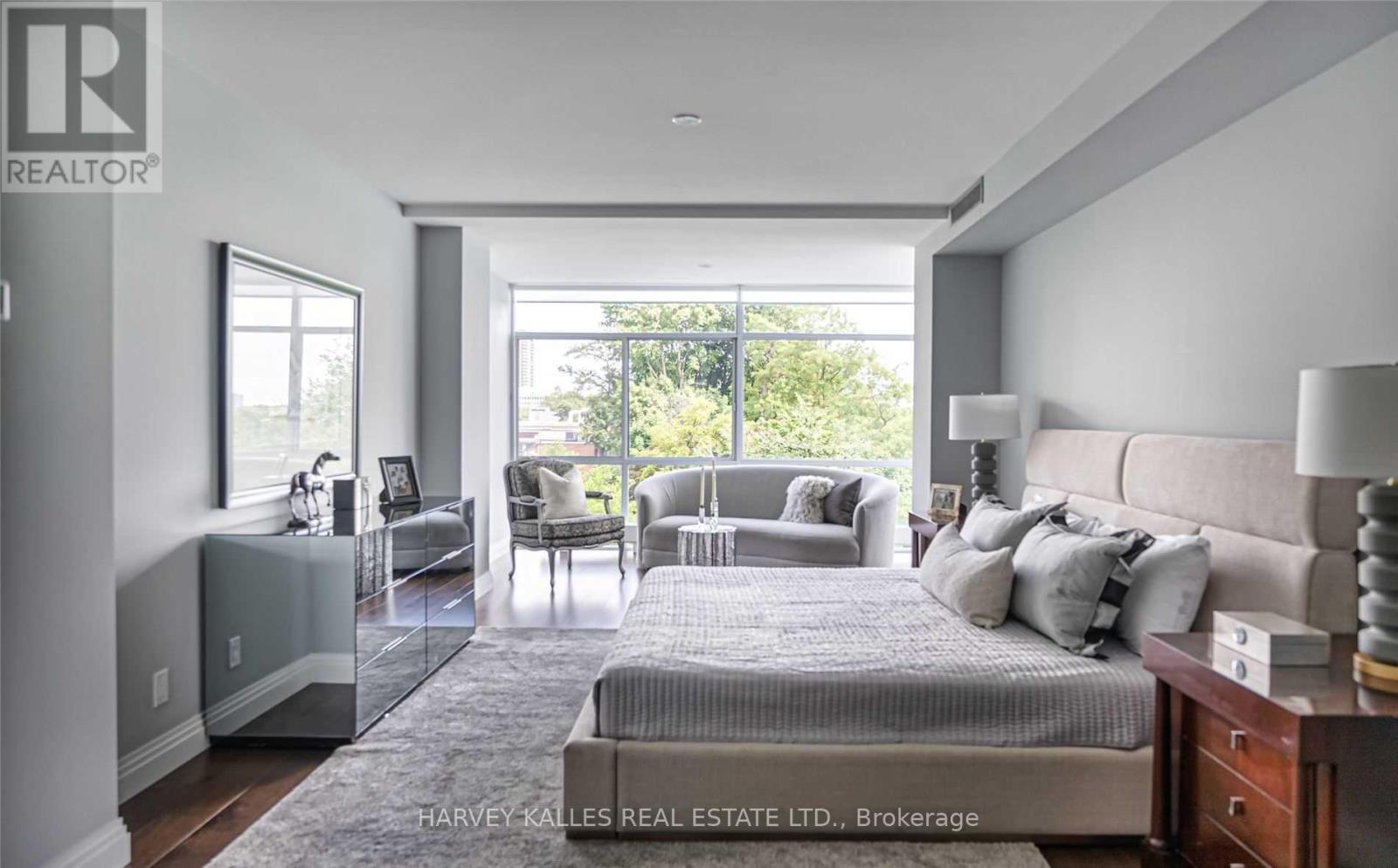 320 - 1 BENVENUTO PLACE