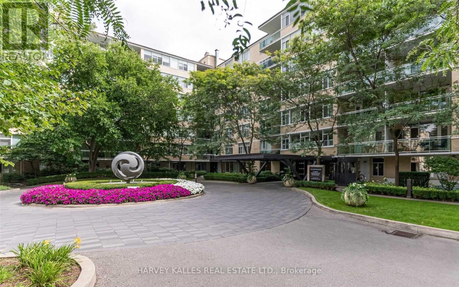 320 - 1 BENVENUTO PLACE