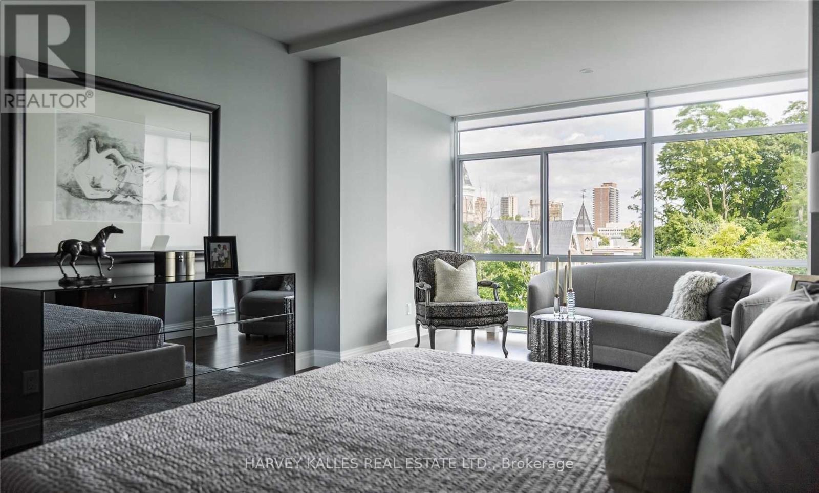 320 - 1 BENVENUTO PLACE
