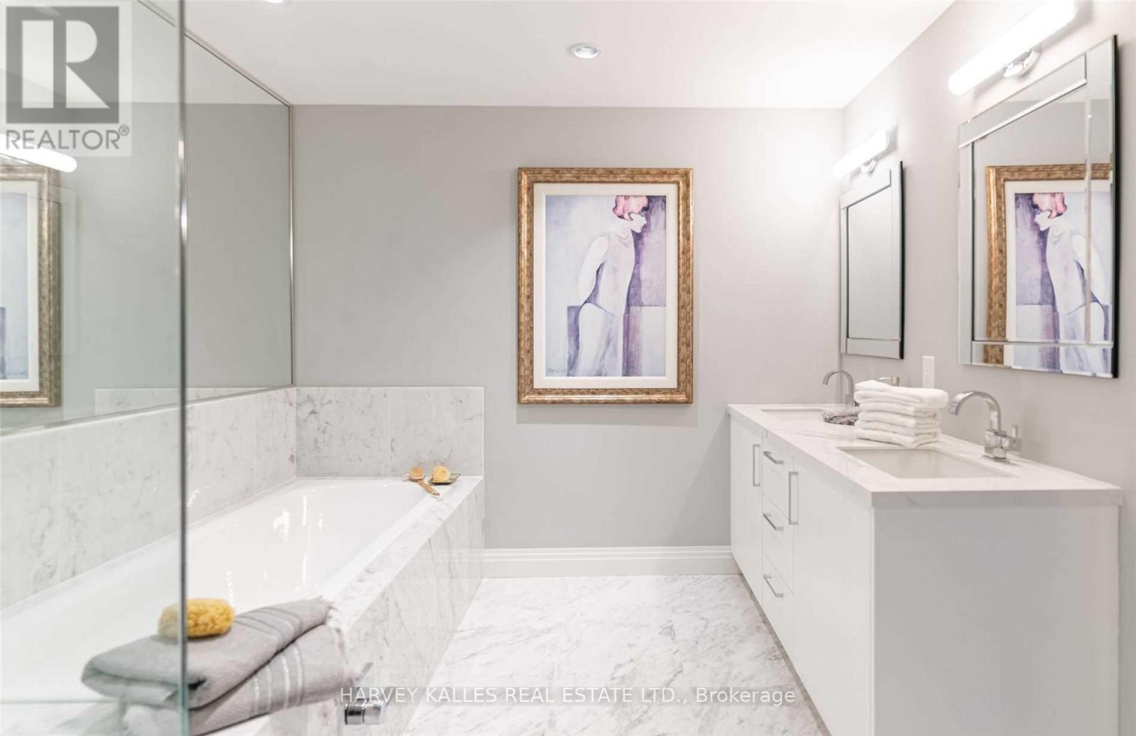320 - 1 BENVENUTO PLACE