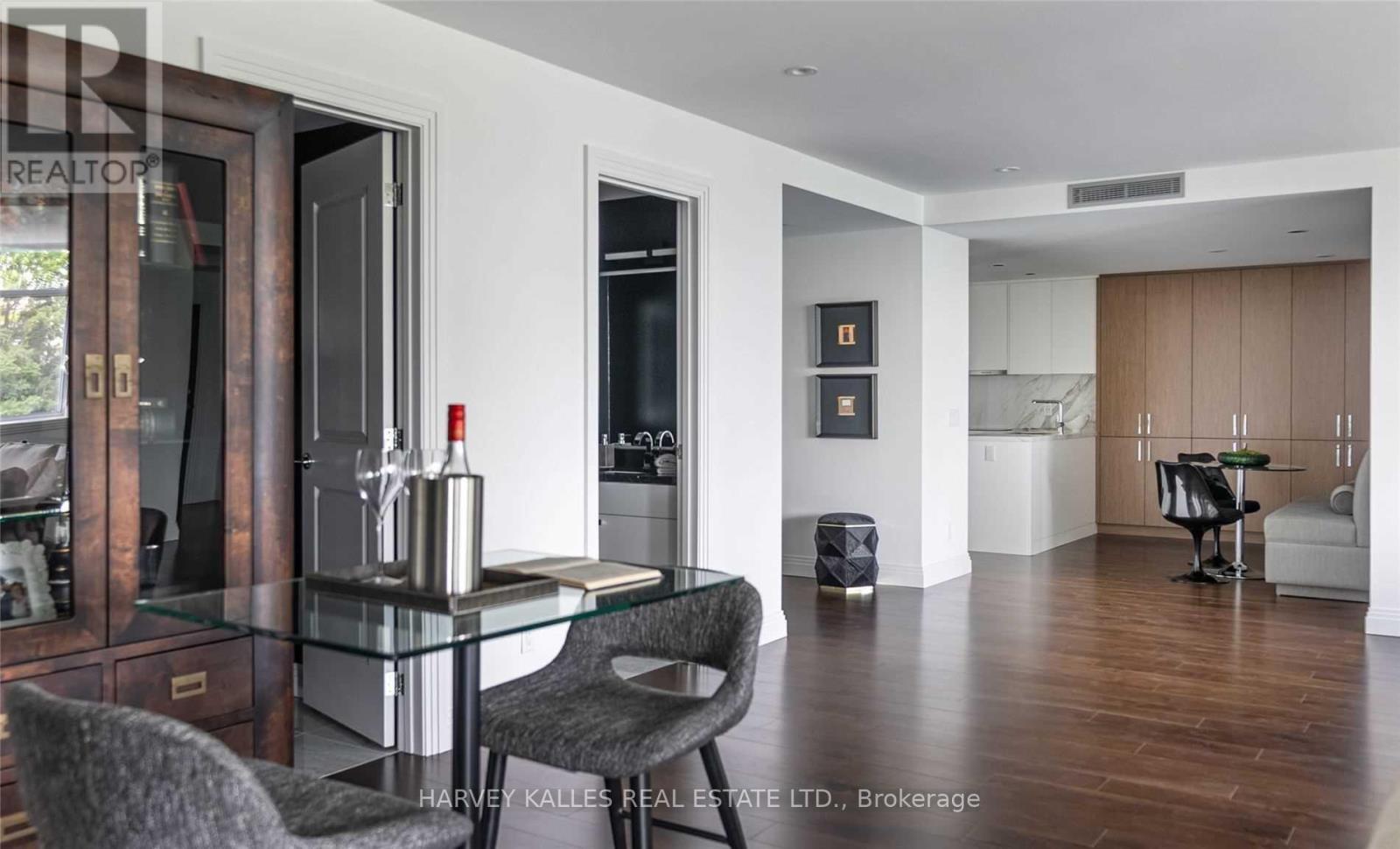 320 - 1 BENVENUTO PLACE