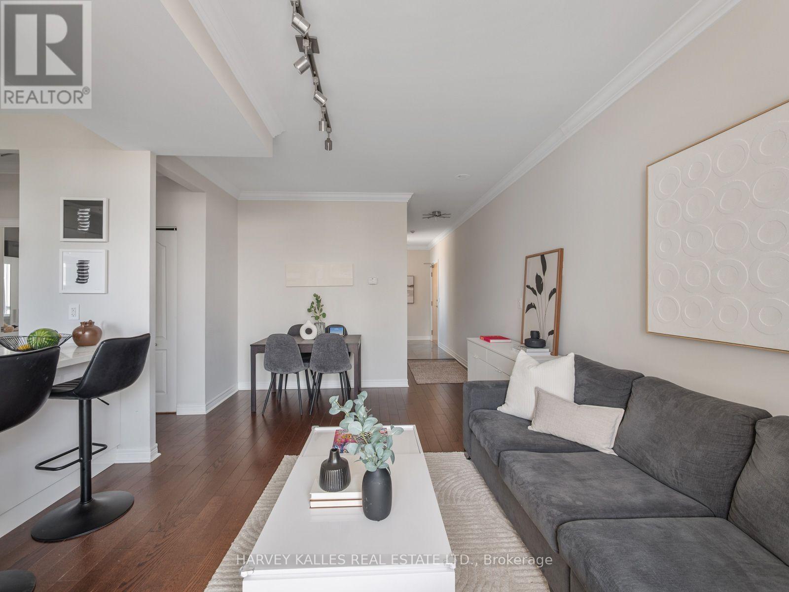PH303 - 212 EGLINTON AVENUE E