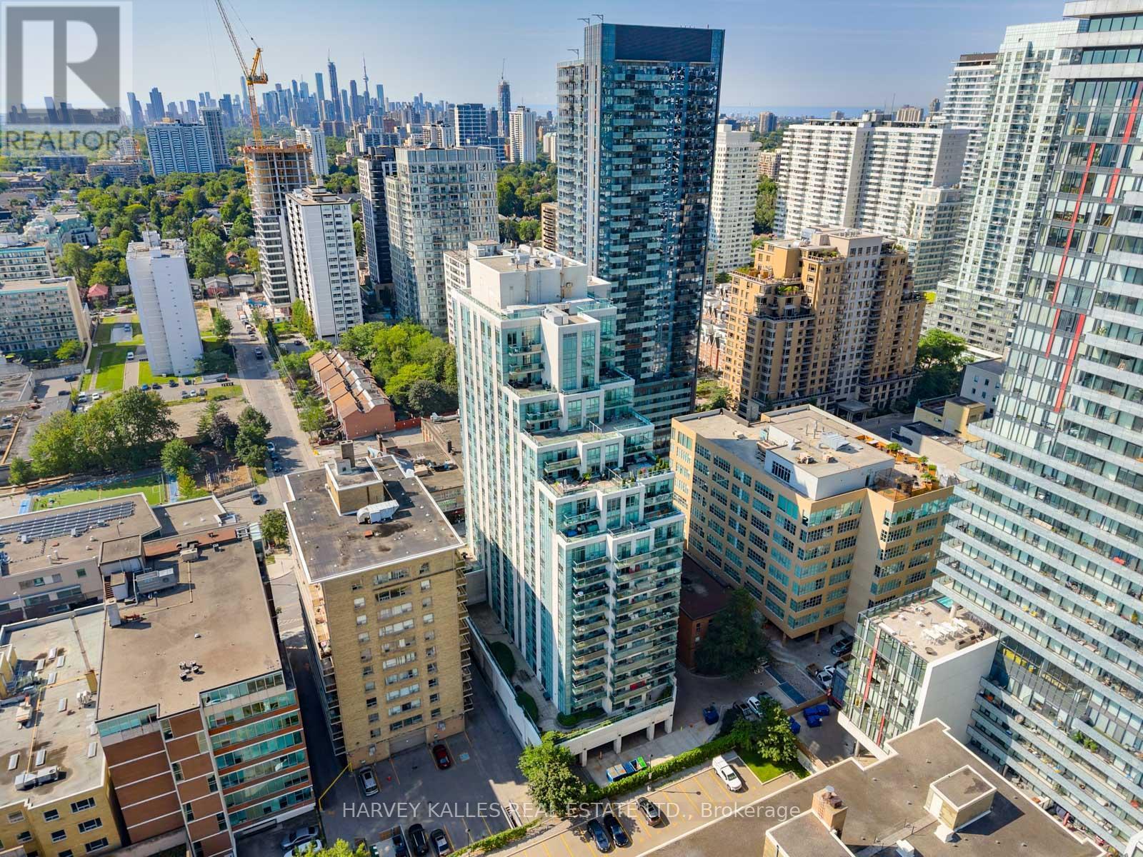 PH303 - 212 EGLINTON AVENUE E