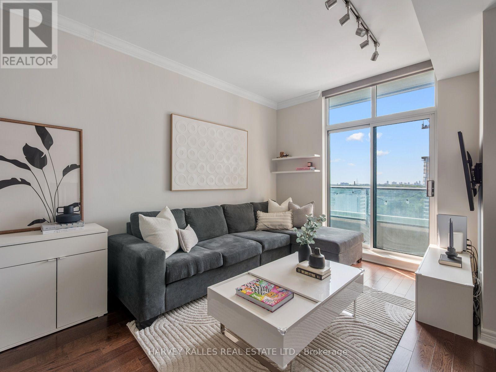 PH303 - 212 EGLINTON AVENUE E