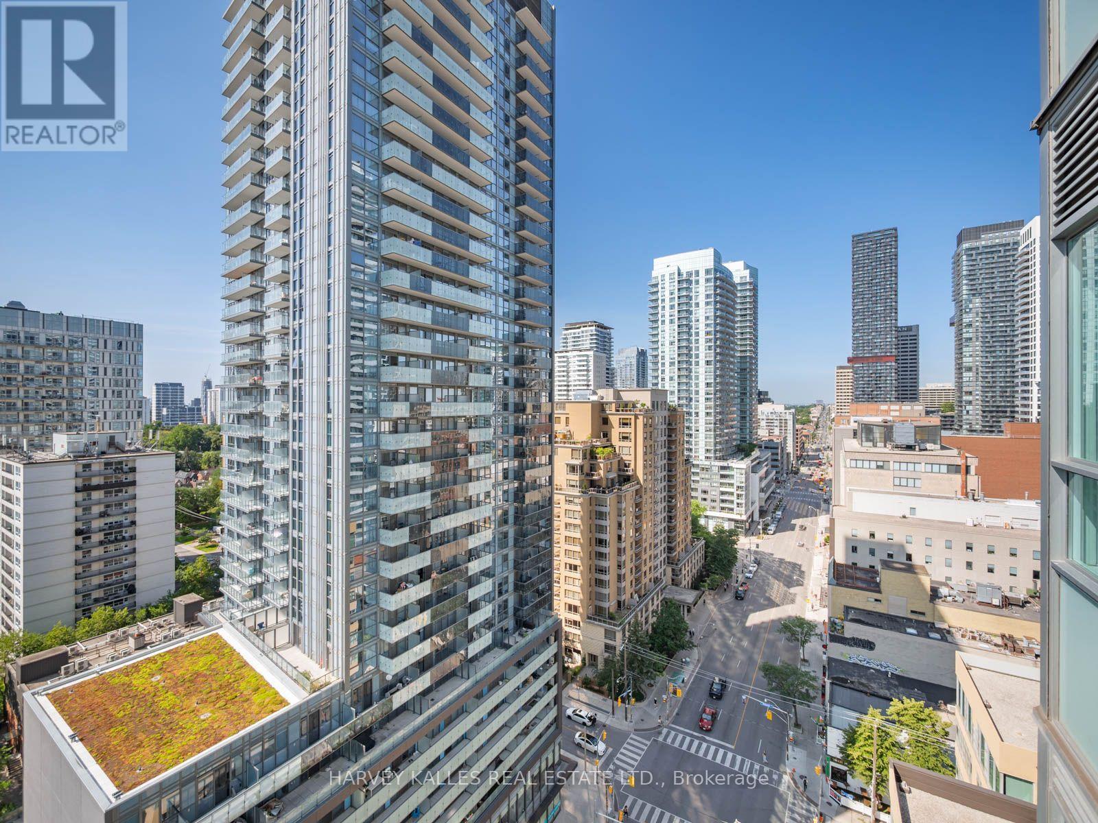 PH303 - 212 EGLINTON AVENUE E