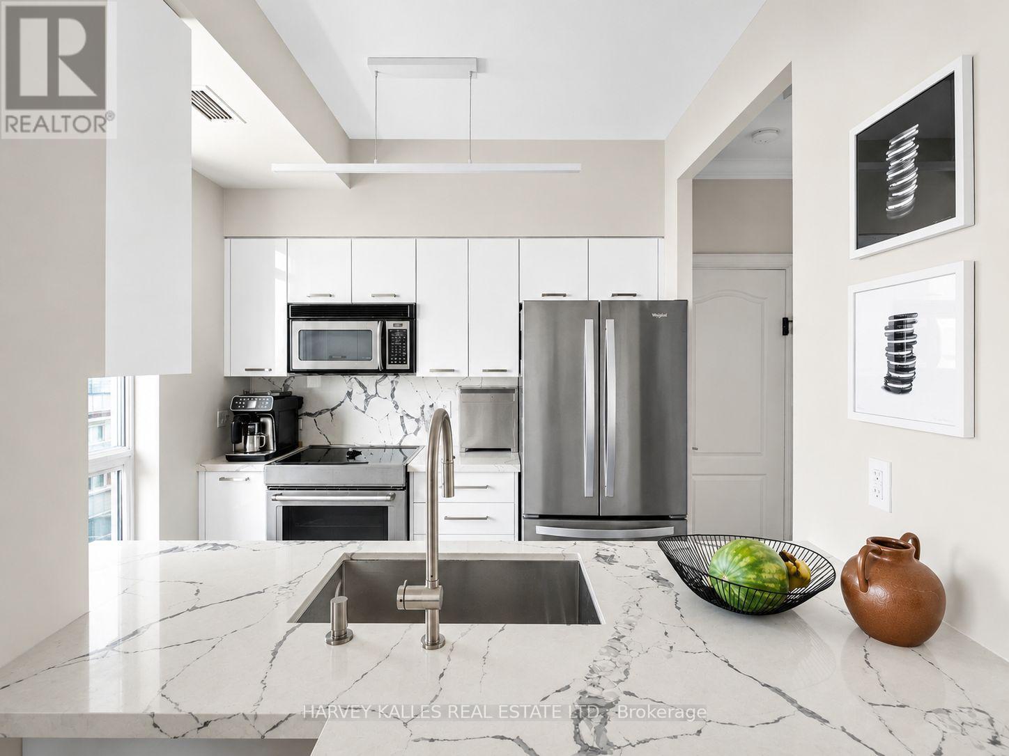 PH303 - 212 EGLINTON AVENUE E