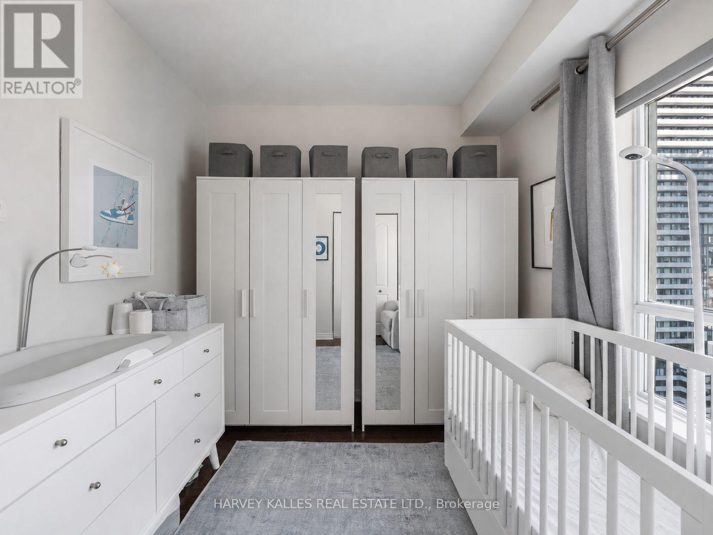 PH303 - 212 EGLINTON AVENUE E