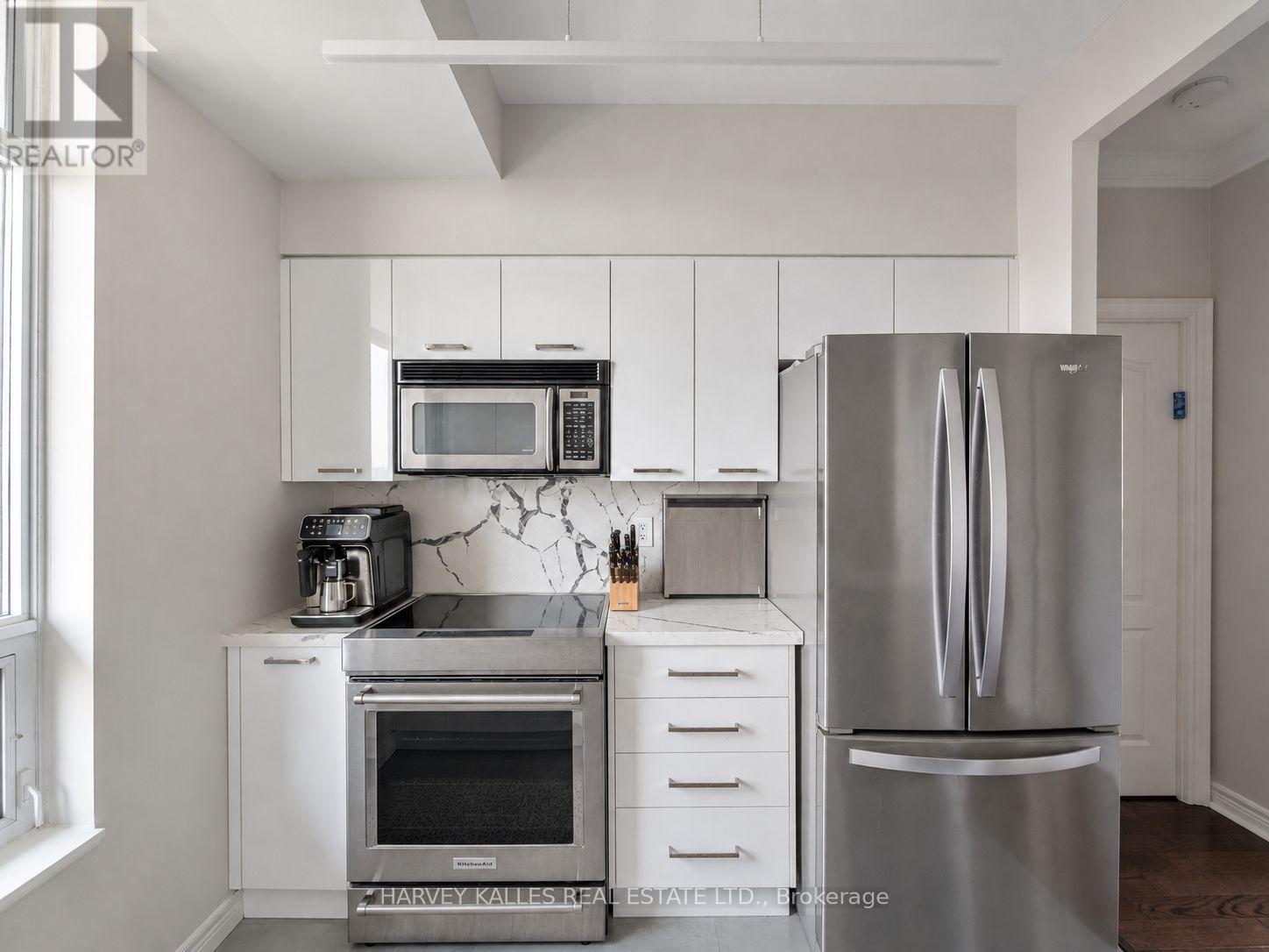 PH303 - 212 EGLINTON AVENUE E