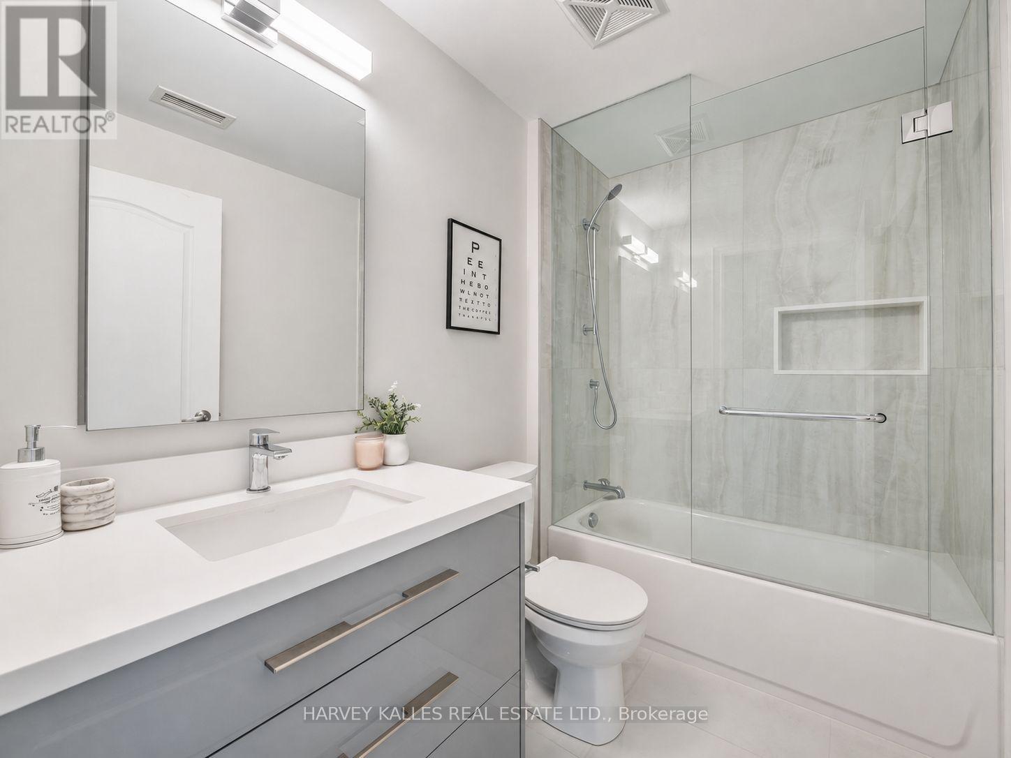 PH303 - 212 EGLINTON AVENUE E