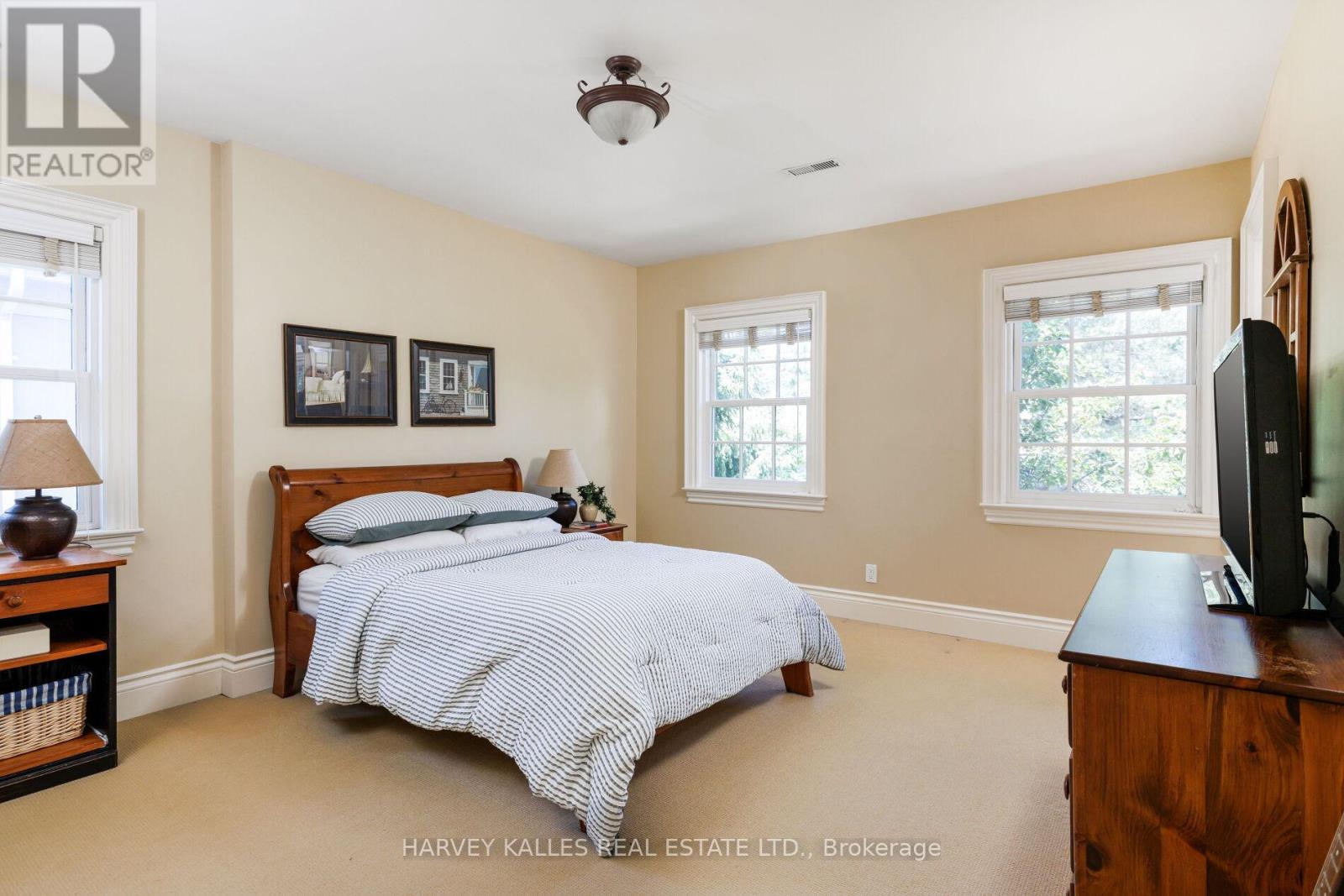 17 SAGEWOOD DRIVE