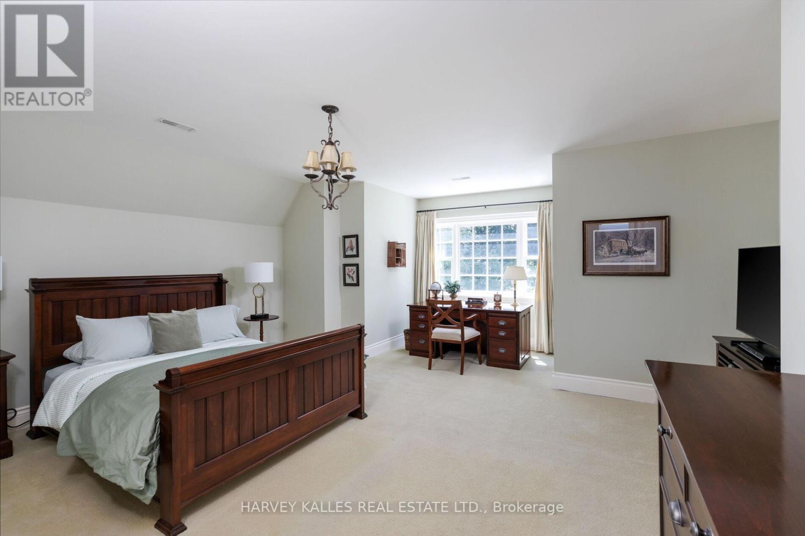 17 SAGEWOOD DRIVE