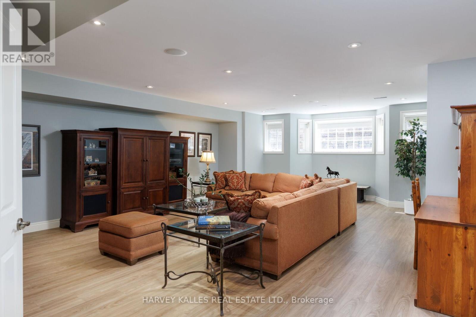 17 SAGEWOOD DRIVE