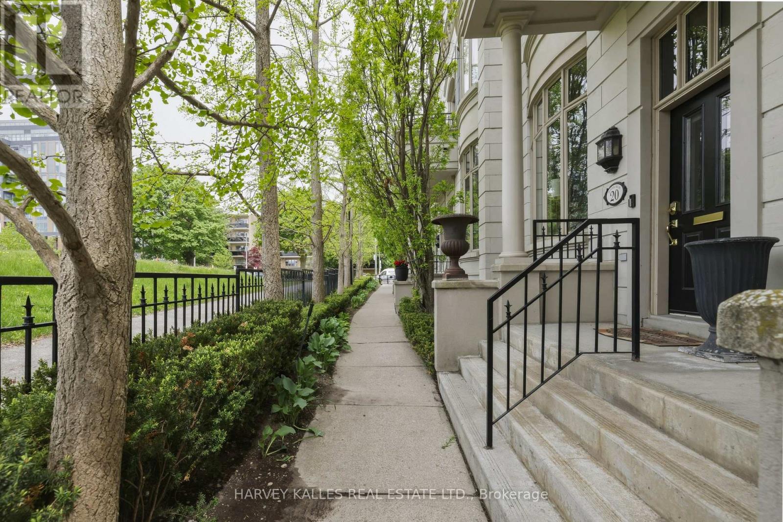 21 - 260 RUSSELL HILL ROAD