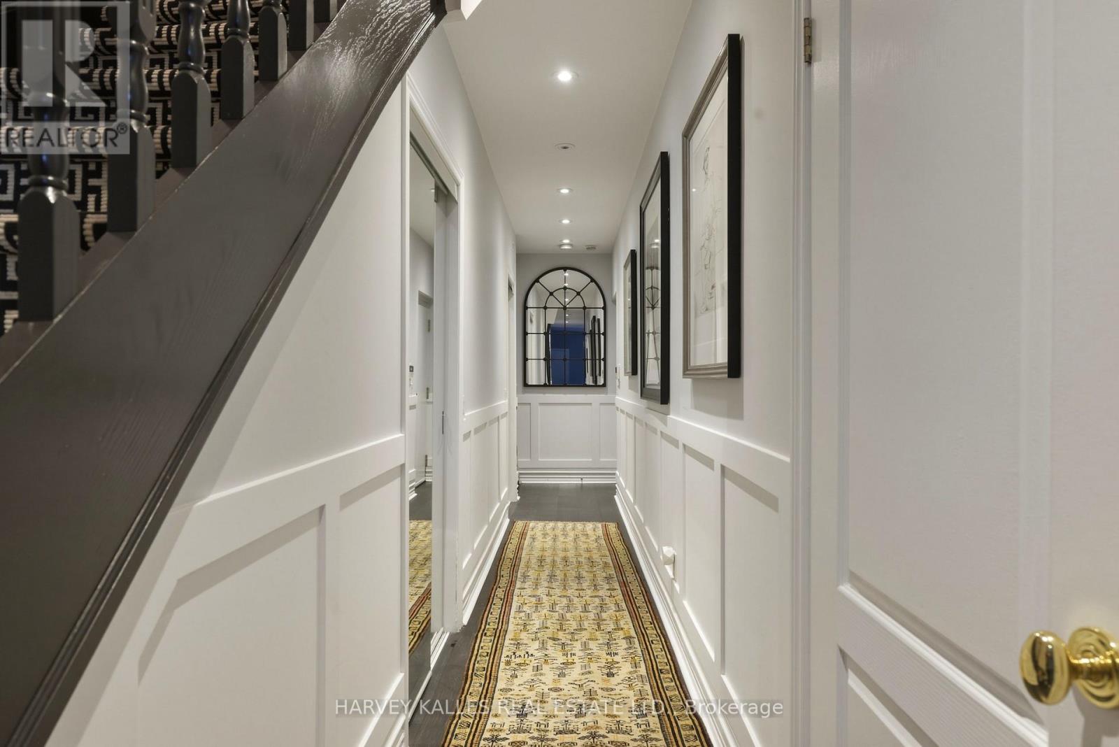 21 - 260 RUSSELL HILL ROAD