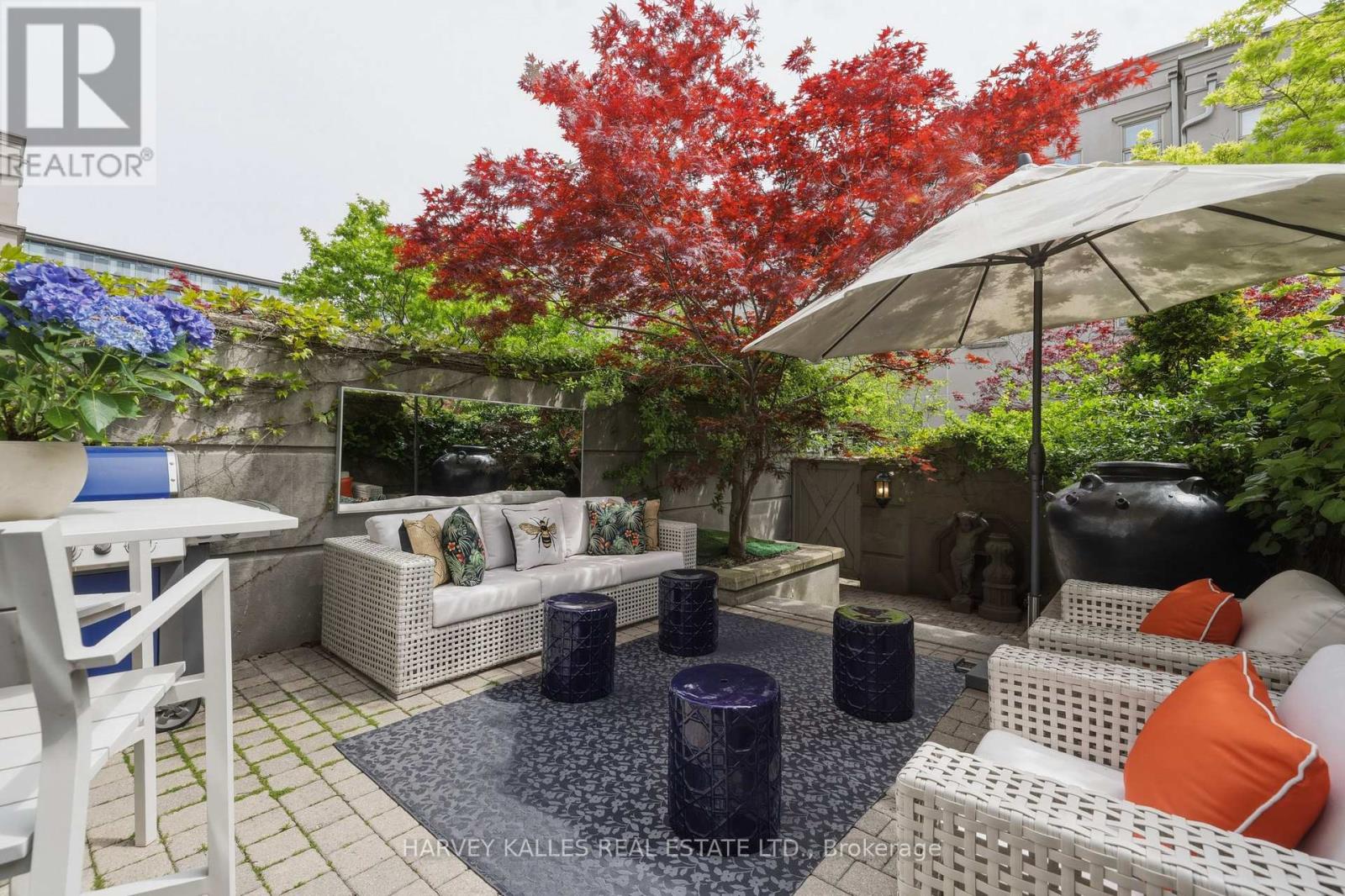 21 - 260 RUSSELL HILL ROAD