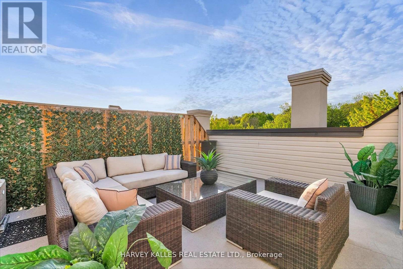 313 - 51 YORK MILLS ROAD