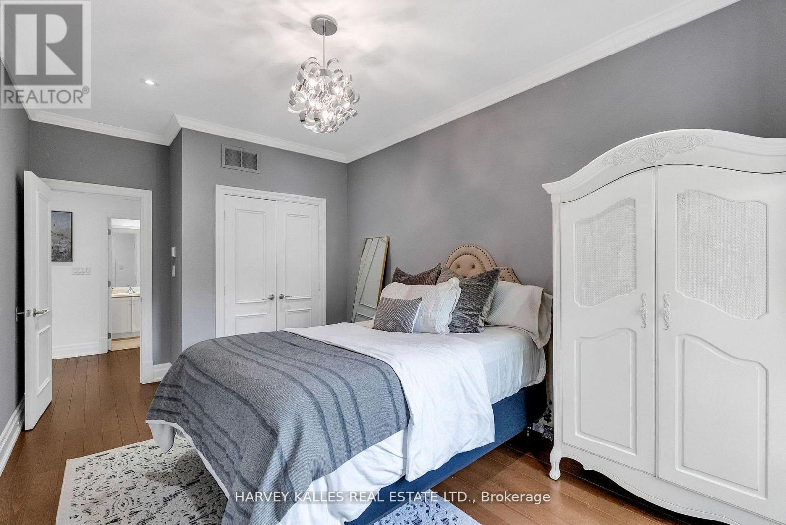 313 - 51 YORK MILLS ROAD