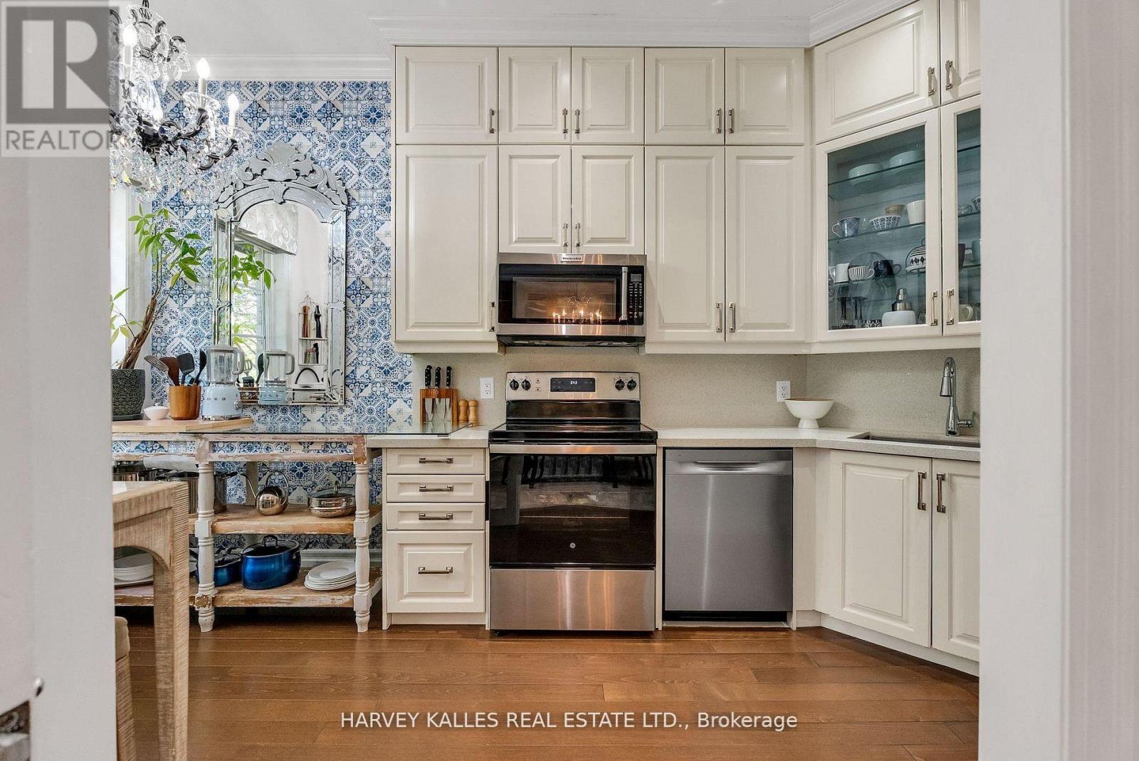 313 - 51 YORK MILLS ROAD