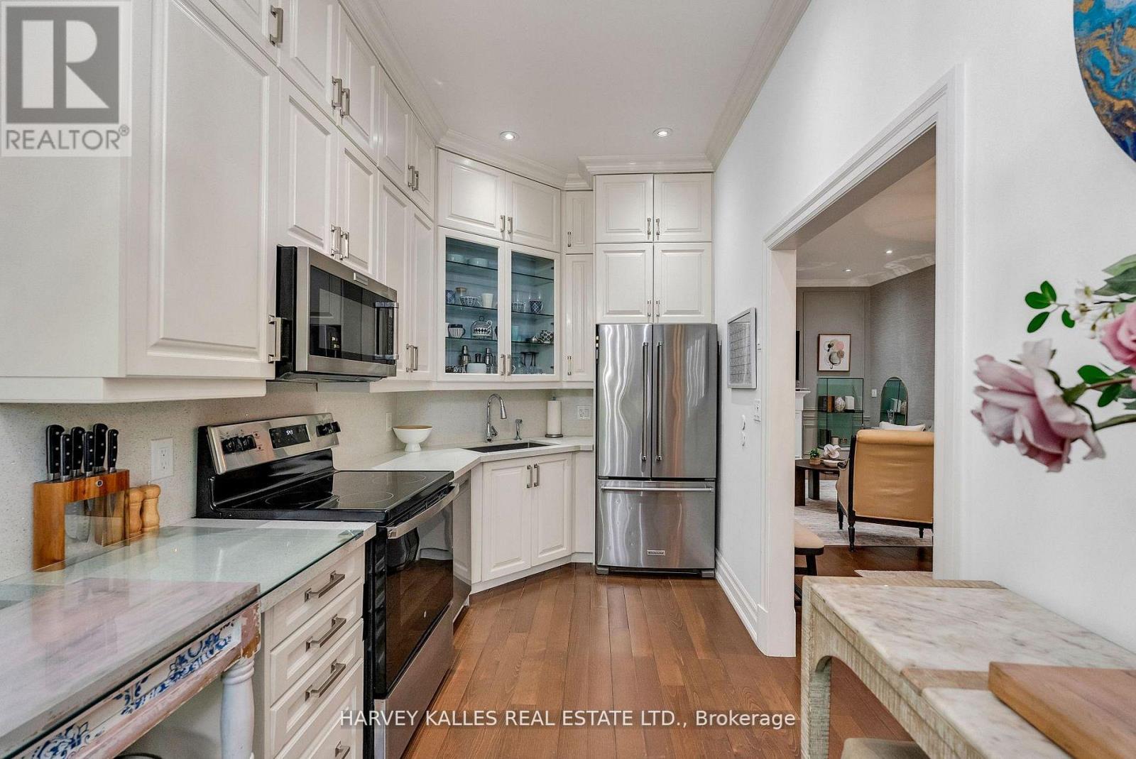 313 - 51 YORK MILLS ROAD