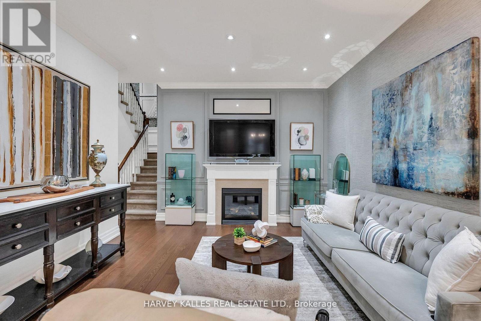 313 - 51 YORK MILLS ROAD