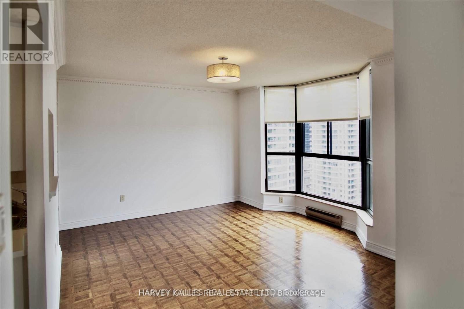 1811 - 65 SPRING GARDEN AVENUE