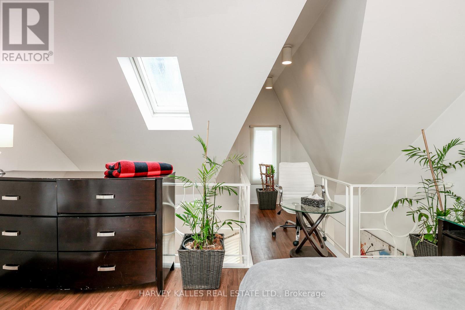 530 RICHMOND STREET W
