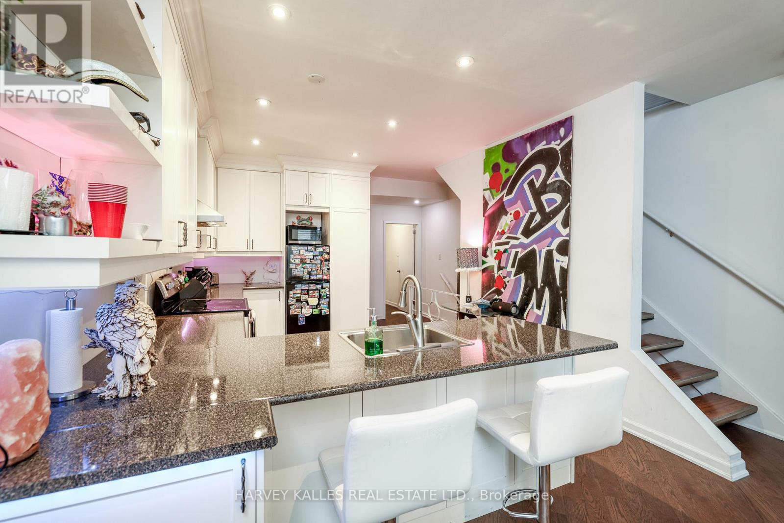 530 RICHMOND STREET W
