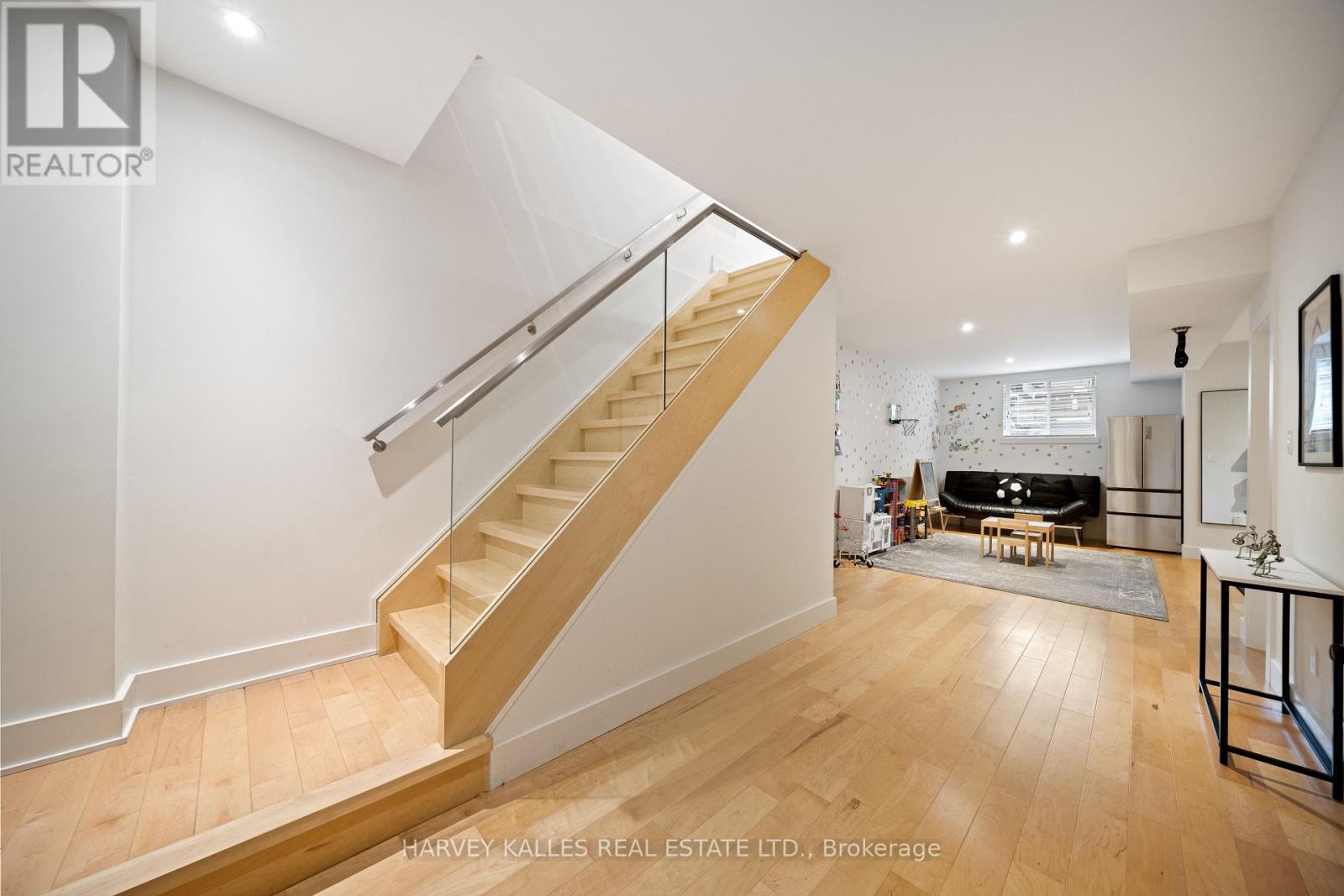 434 BEDFORD PARK AVENUE