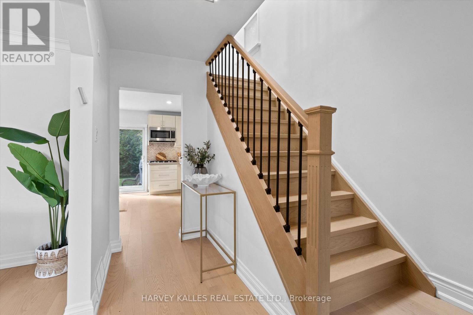 84 LYNNHAVEN ROAD