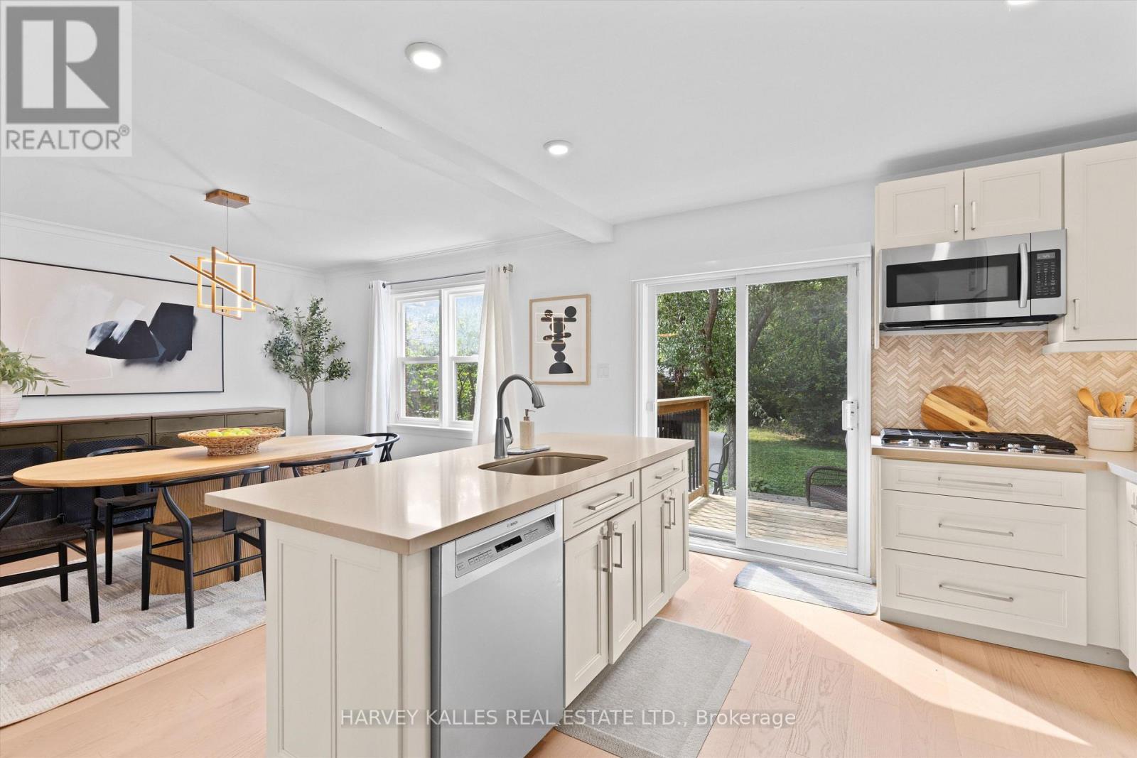 84 LYNNHAVEN ROAD