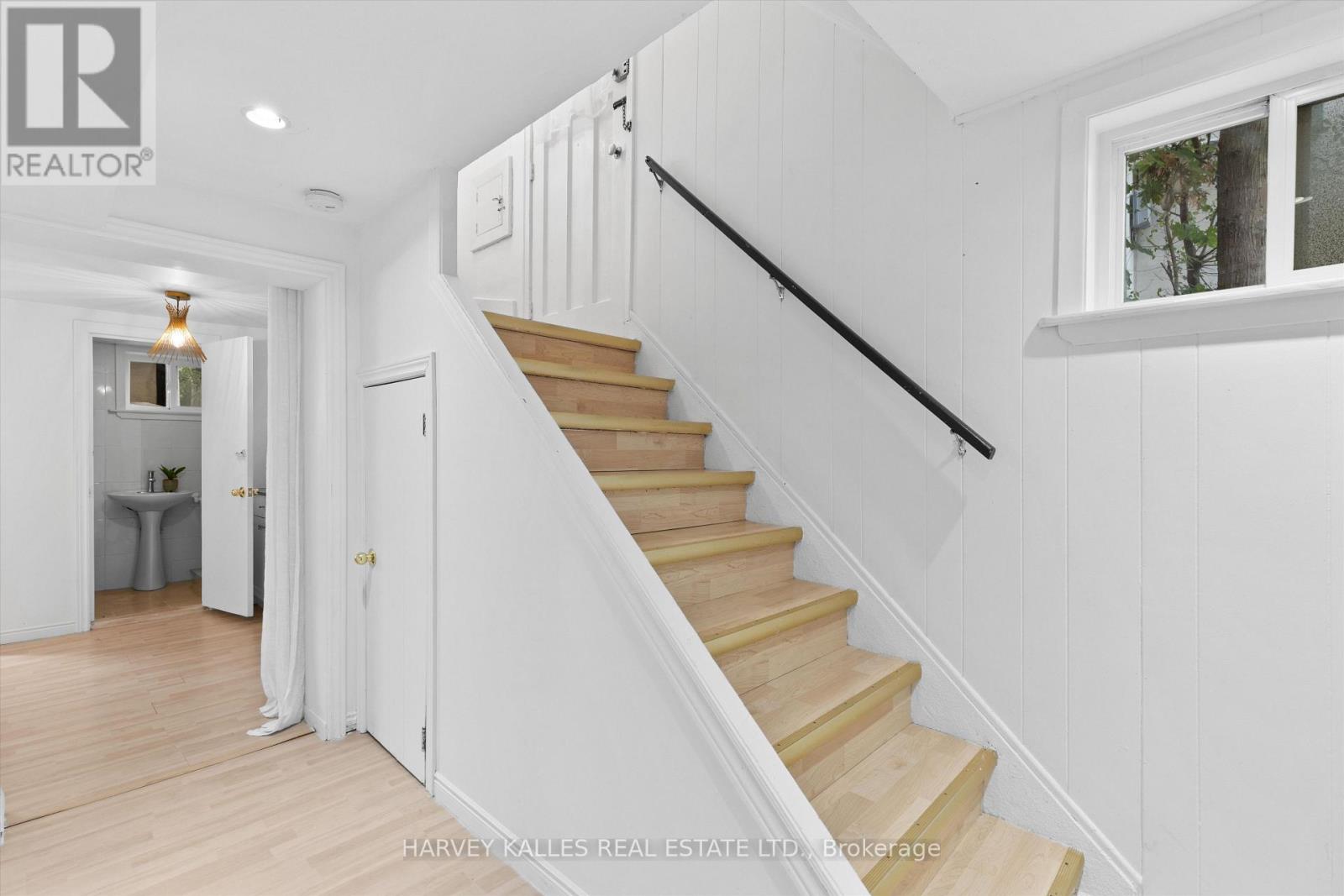 84 LYNNHAVEN ROAD