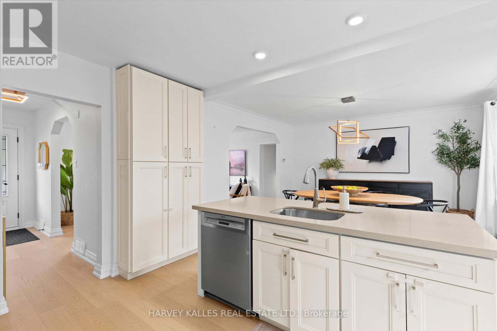 84 LYNNHAVEN ROAD