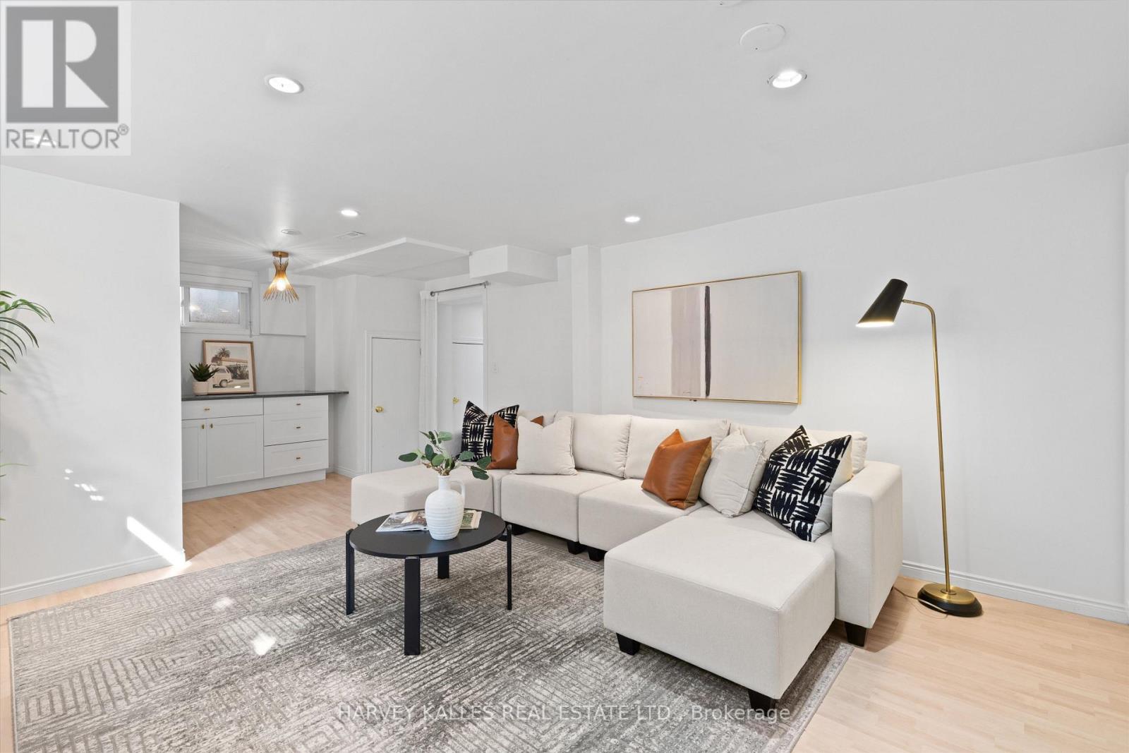 84 LYNNHAVEN ROAD