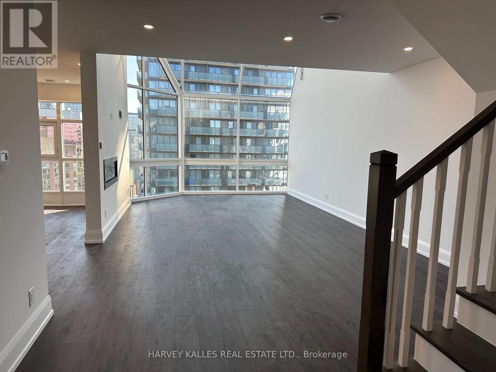 3101 - 55 CHARLES STREET W