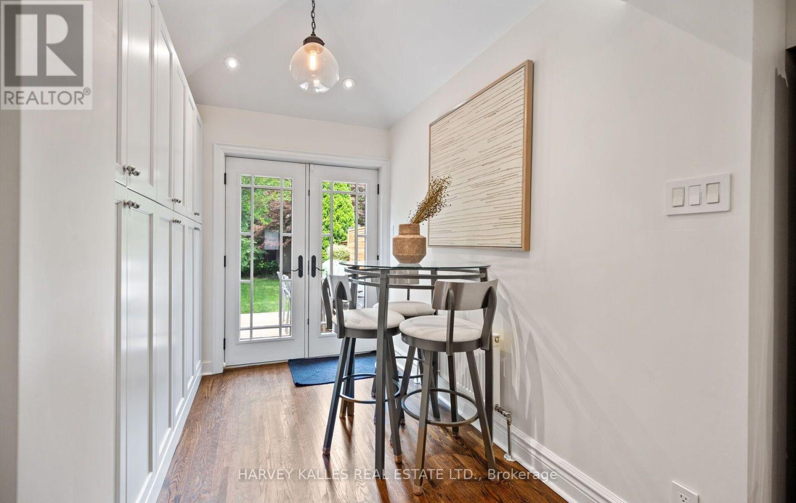 494 ROSELAWN AVENUE