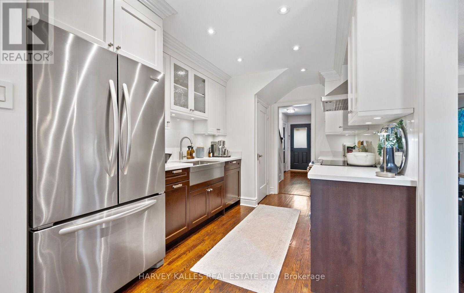 494 ROSELAWN AVENUE