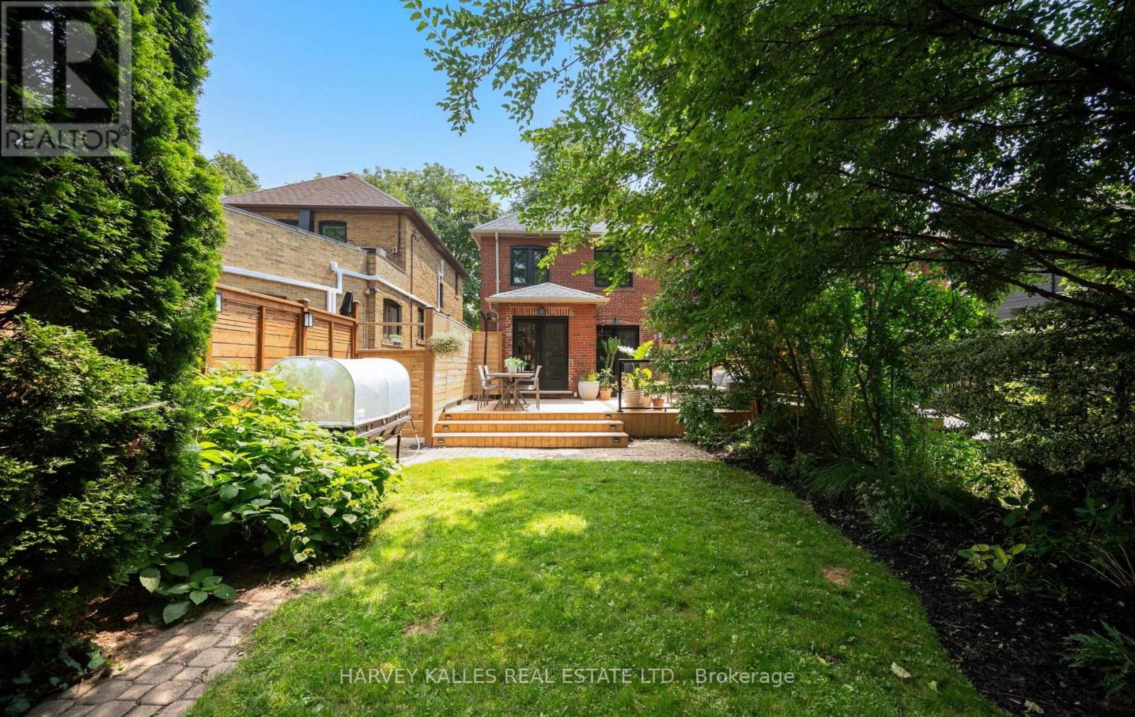 494 ROSELAWN AVENUE